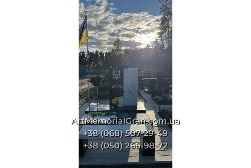 Пам'ятник військовому з мармуру 00925