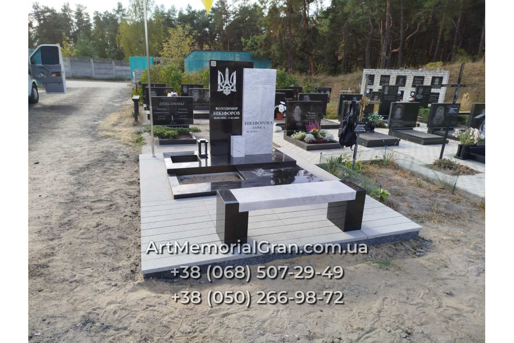 Пам'ятник військовому з мармуру 00925
