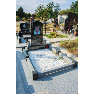 Пам'ятник з граніту для чоловіка