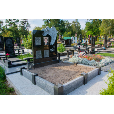 Памятник из гранита семейный