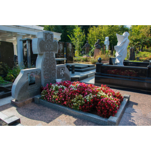 Елітний пам`ятник з хрестом 