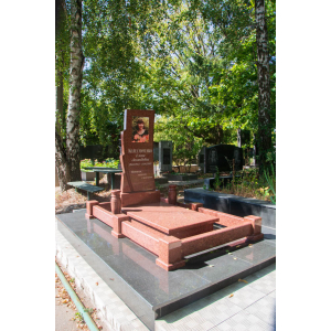 Гранитный памятник для женщины