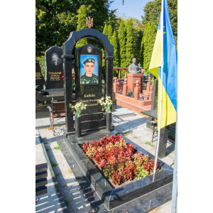 Гранітний пам'ятник для військових