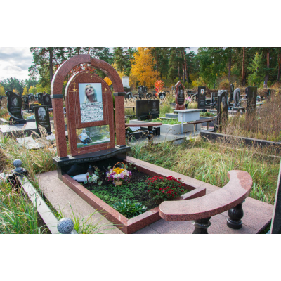 Памятник из гранита