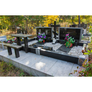 Гранітний пам'ятник сімейний