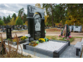 Памятник из черного гранита 00736