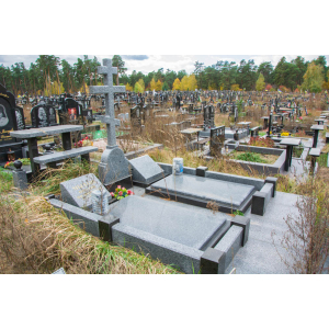 Пам`ятник з хрестом на два місця