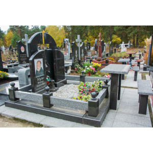 Памятник из гранита