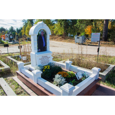 Пам'ятник з мармуру