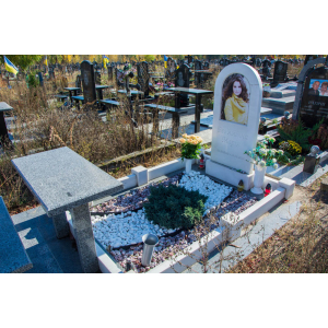 Памятник с цветным портретом ребенка
