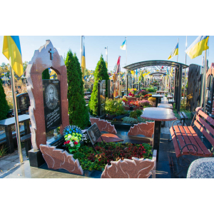 Ексклюзивний пам'ятник військовому