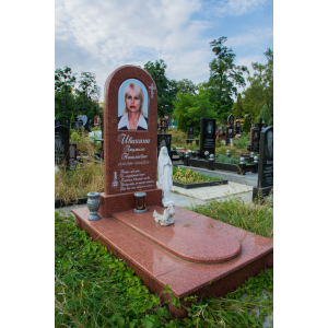 Пам'ятник з червоного граніту для жінки