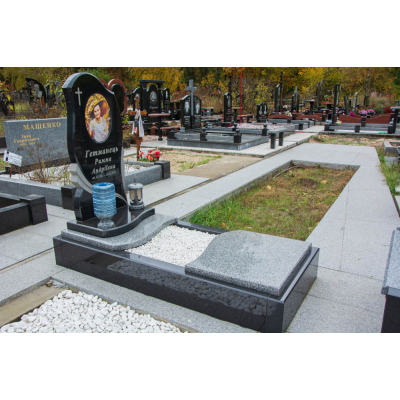 Гранітний пам'ятник для жінки