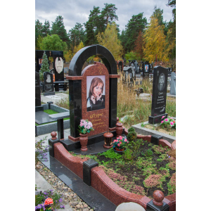 Пам'ятник з граніту для дівчини