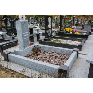 Гранитный памятник книгой