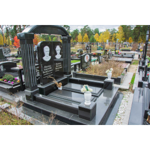 Елітний гранітний пам'ятник з чорного граніту