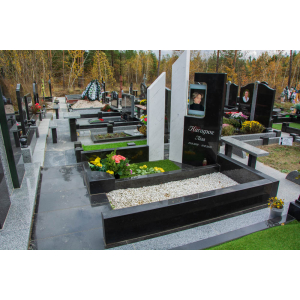 Памятник из белого и черного гранита