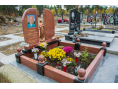 Гранітний пам'ятник в поєднанні двох кольорів 00516
