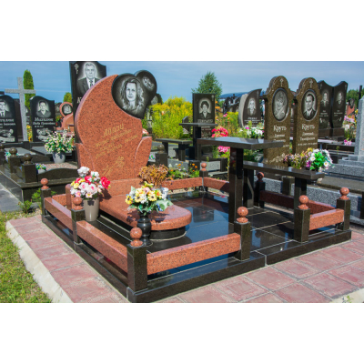 Пам'ятник для дорослих з серцем