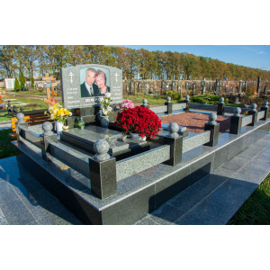 Пам'ятник сімейний з граніту