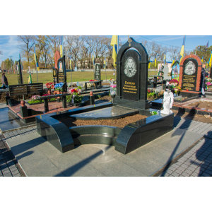 Пам'ятник з чорного граніту для військового