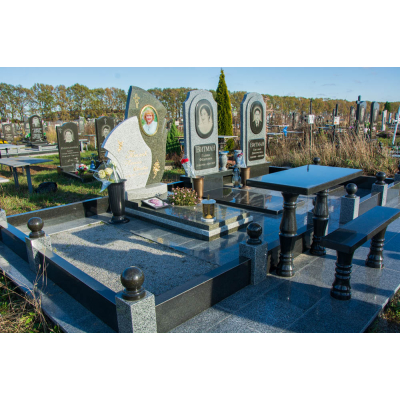 Памятник из гранита семейный