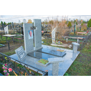 Памятник из серого гранита