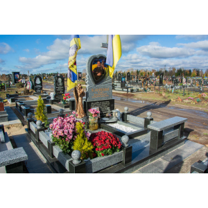 Памятник воинам с большим сердцем