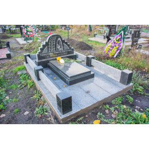 Пам`ятник без портрета
