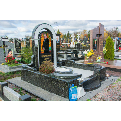 Елітний пам`ятник з граніту