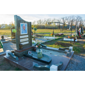Пам`ятник з граніту 