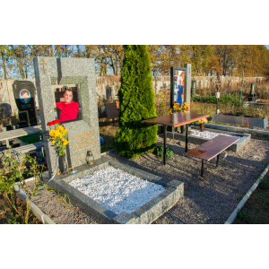 Памятник из гранита зеленый