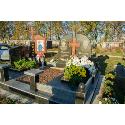 Памятник из гранита семейный