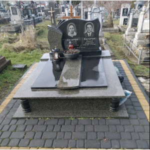 Пам'ятник для двох в європейському стилі