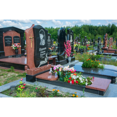 Памятник с красного гранита